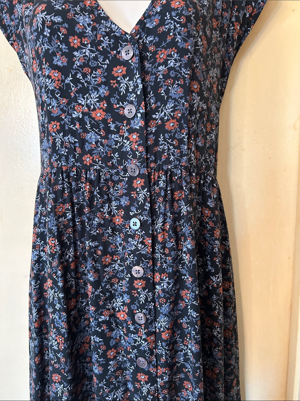 Madewell Black Floral Button-Front Midi Dress with Rust Accents size XS - Picture 4 of 13